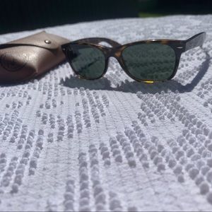Ray Ban New Wayfarer Sunglasses - Tortoise